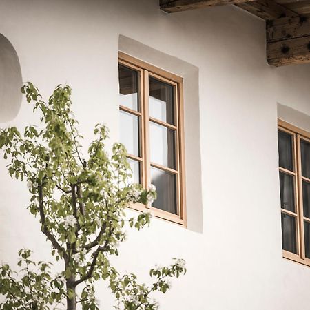 ריסקונה Hofergut Suites & Apartments מראה חיצוני תמונה