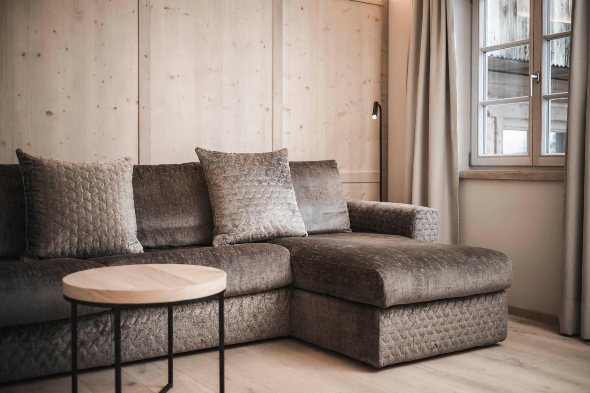 ריסקונה Hofergut Suites & Apartments מראה חיצוני תמונה