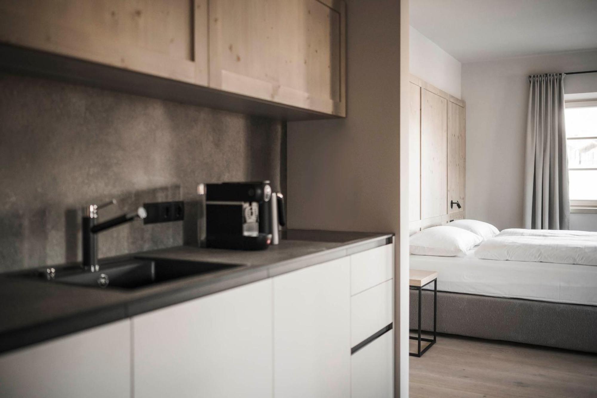 ריסקונה Hofergut Suites & Apartments מראה חיצוני תמונה
