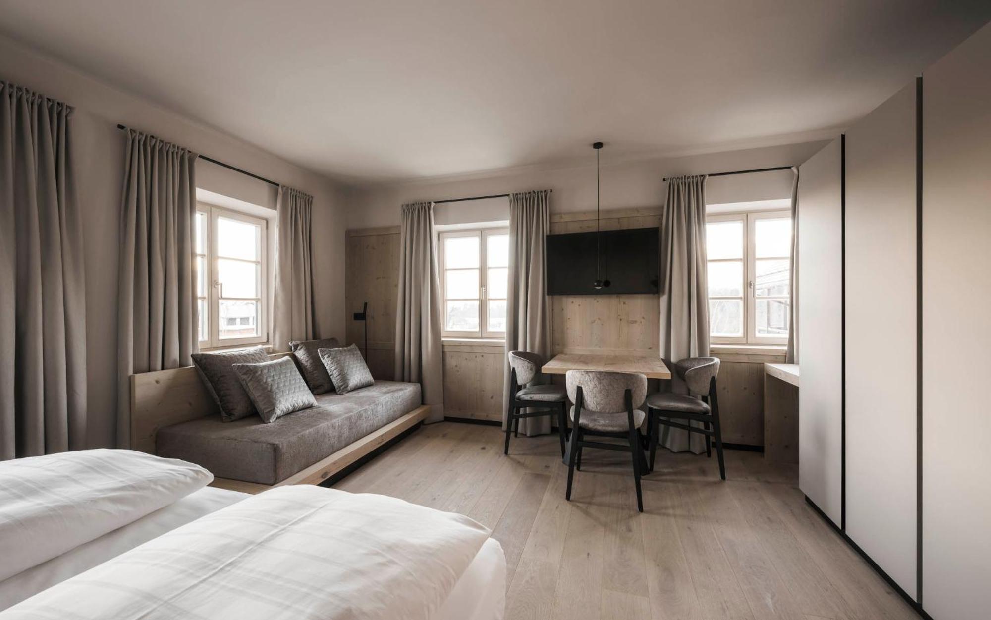 ריסקונה Hofergut Suites & Apartments מראה חיצוני תמונה