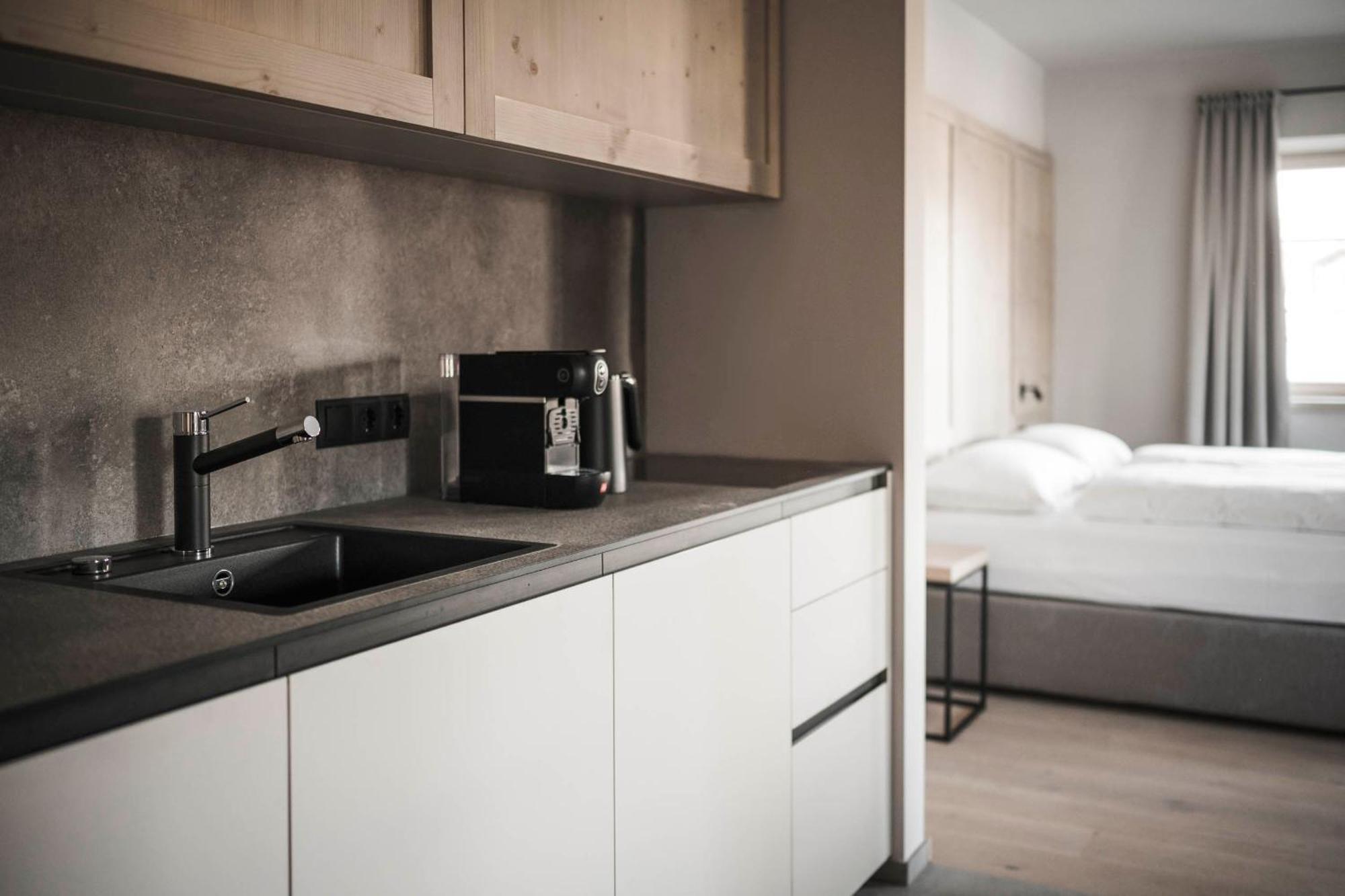 ריסקונה Hofergut Suites & Apartments מראה חיצוני תמונה