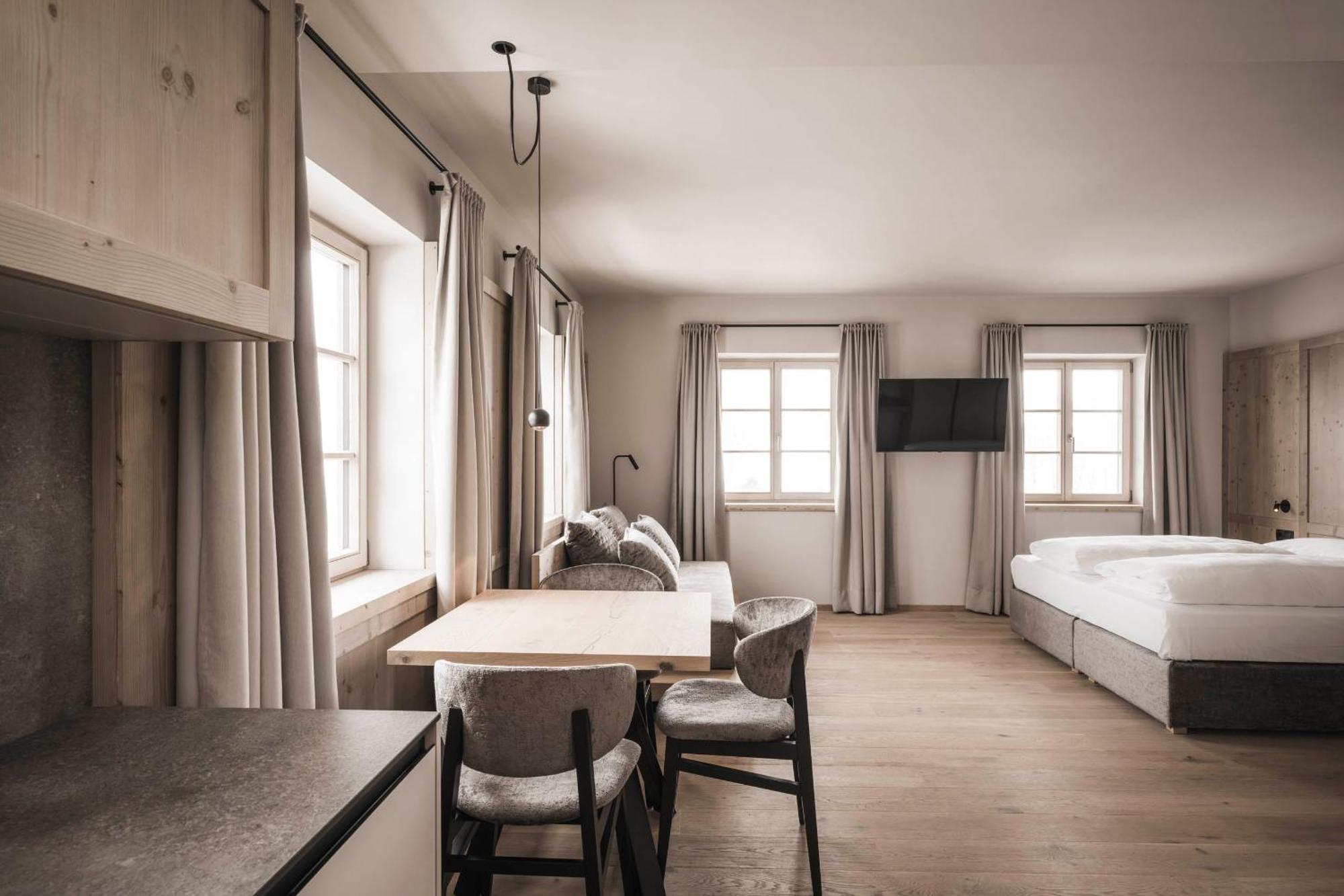 ריסקונה Hofergut Suites & Apartments מראה חיצוני תמונה