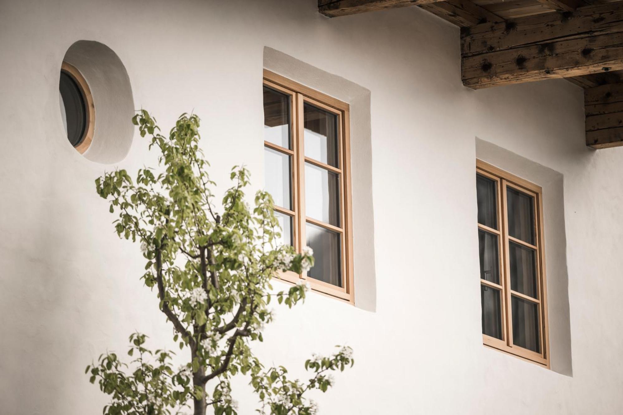 ריסקונה Hofergut Suites & Apartments מראה חיצוני תמונה