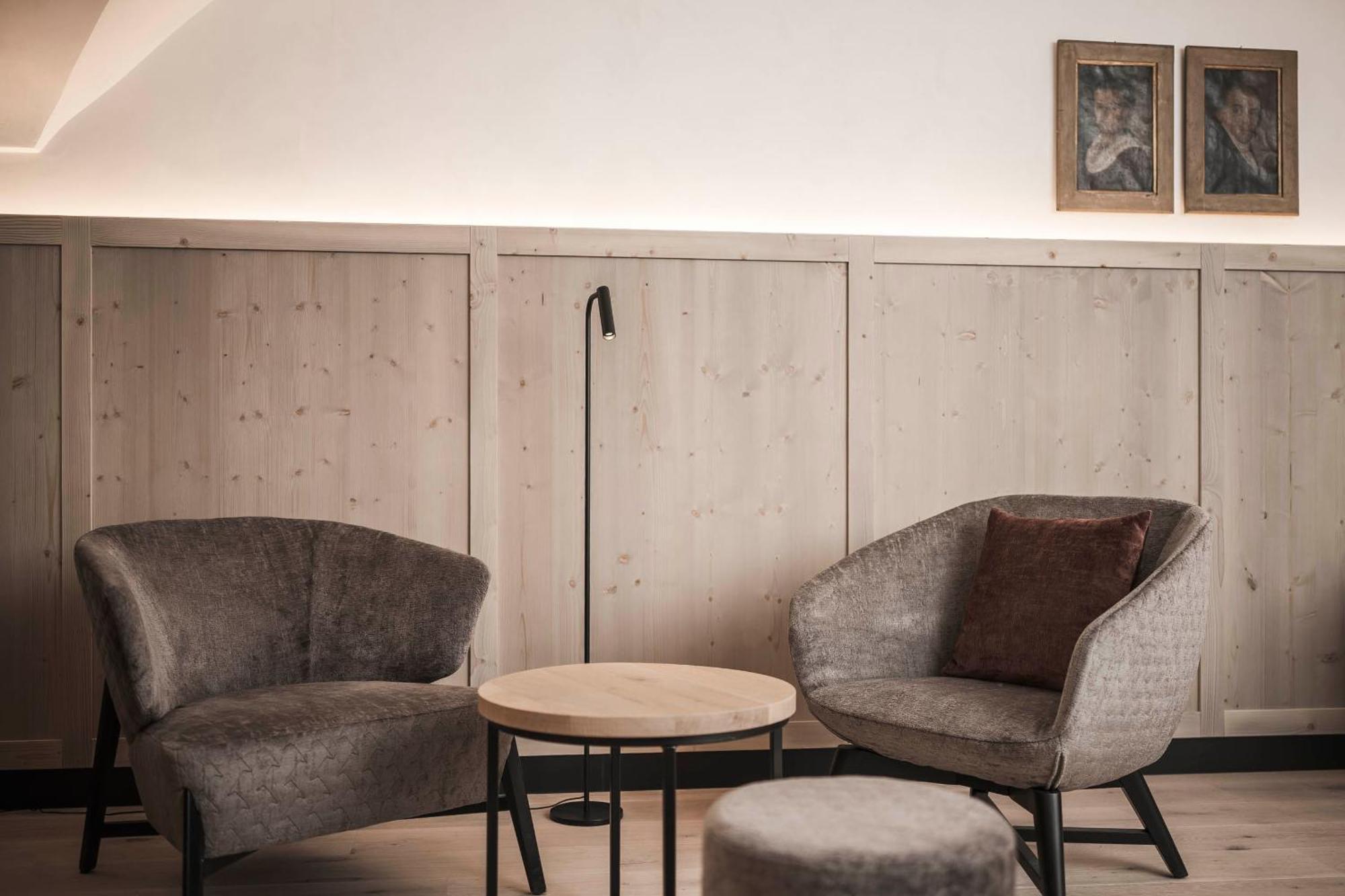 ריסקונה Hofergut Suites & Apartments מראה חיצוני תמונה